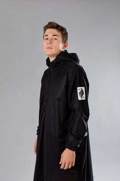 Black raincoat / King of Clubs