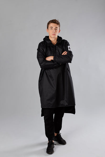 Black raincoat / King of Hearts