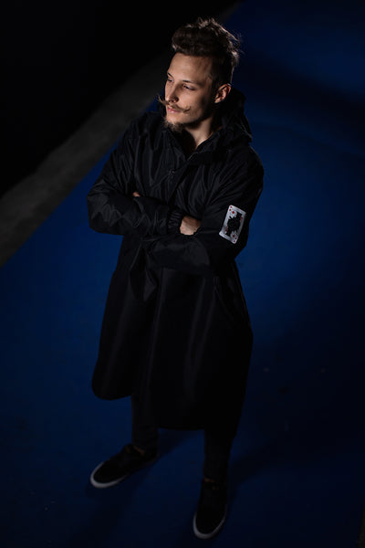 Black raincoat / King of Diamonds