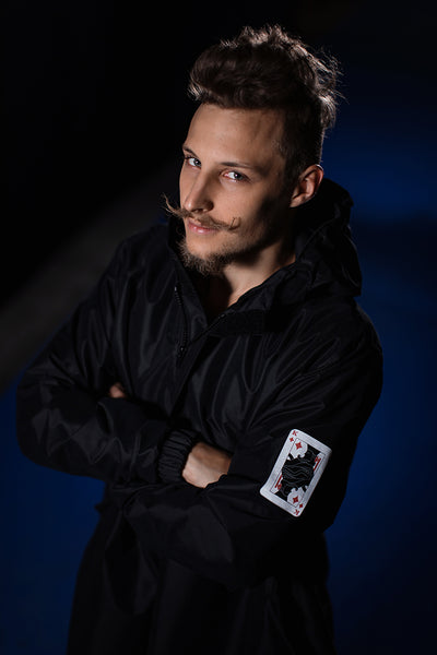 Black raincoat / King of Diamonds